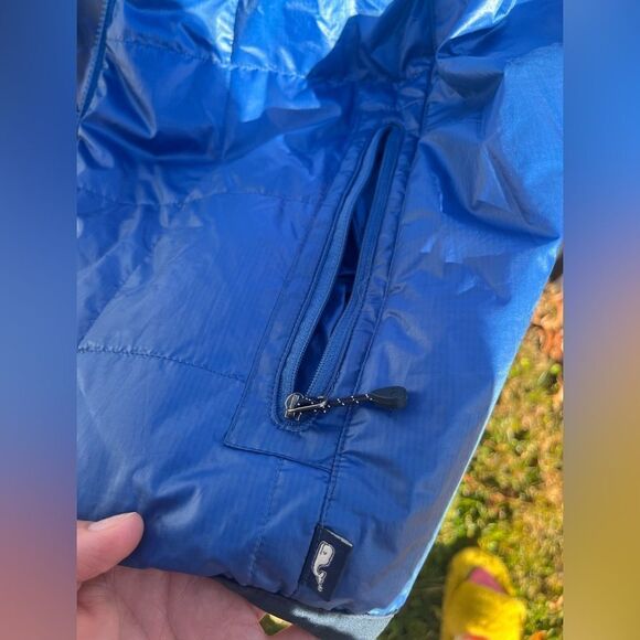 Vineyard Vines Lightweight Quilted Puffer Coat - Picture 9 of 9